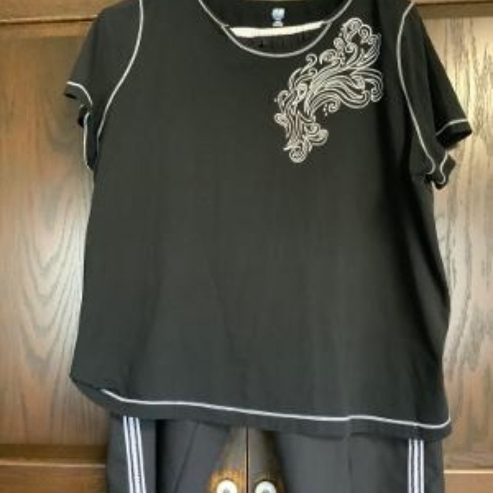 Black & White 2 Piece Capri Set - Size 3X